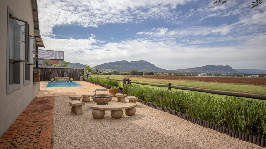 To Let 3 Bedroom Property for Rent in The Coves North West